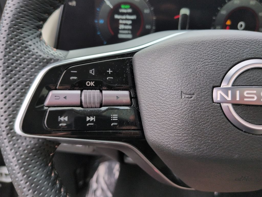 Used 2024 Nissan Ariya AWD image 19
