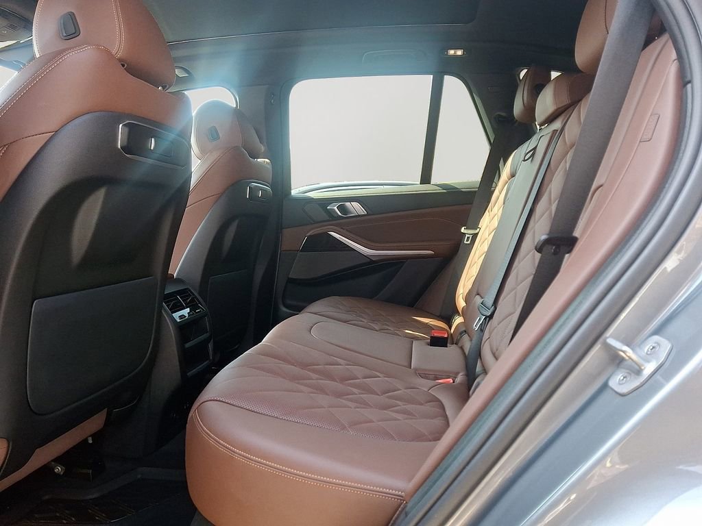 Certified 2024 BMW X5 xDrive40i w/ Premium Package image 8