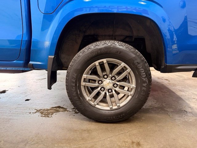 Used 2023 Chevrolet Colorado LT AWD/4WD image 4