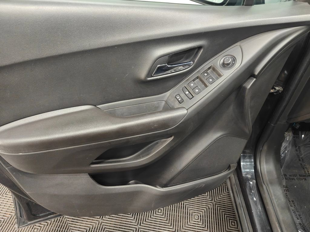 Used 2015 Chevrolet Trax LT w/ LT Plus Package image 43