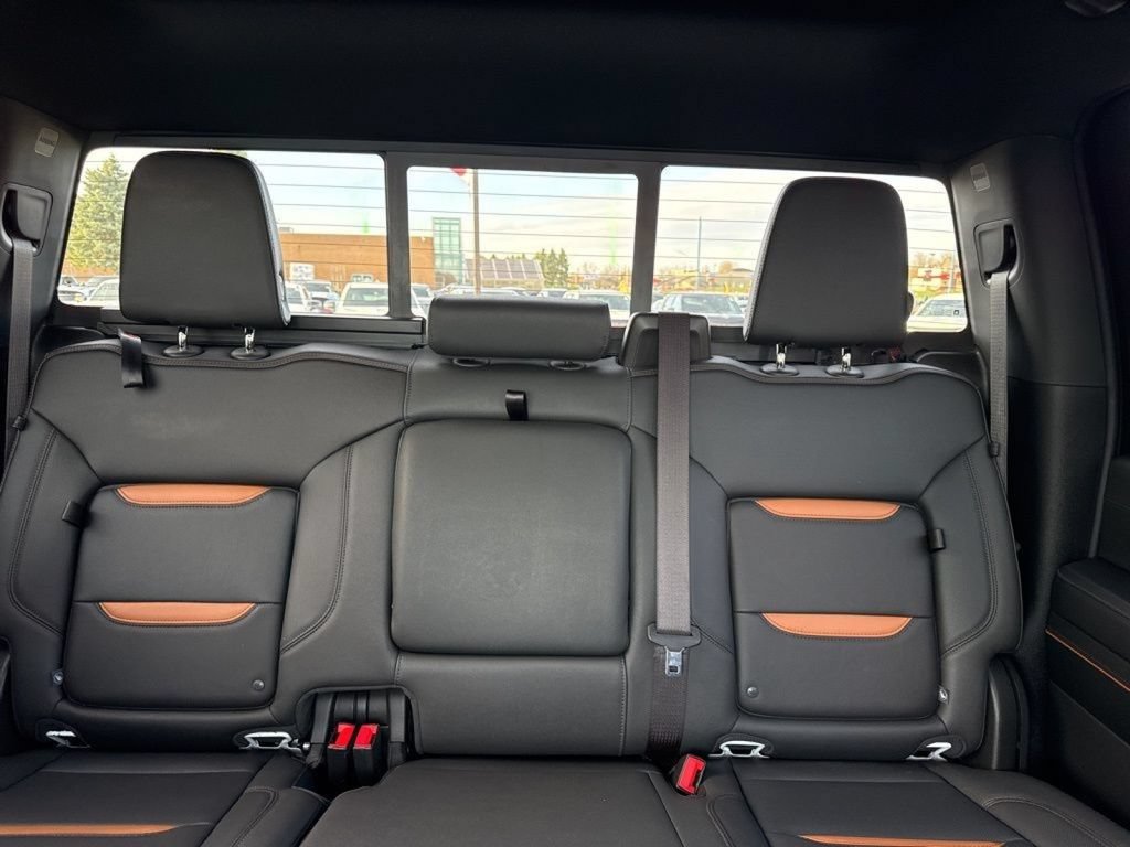 Used 2024 GMC Sierra 2500 AT4 w/ AT4 Premium Plus Package AWD/4WD image 45