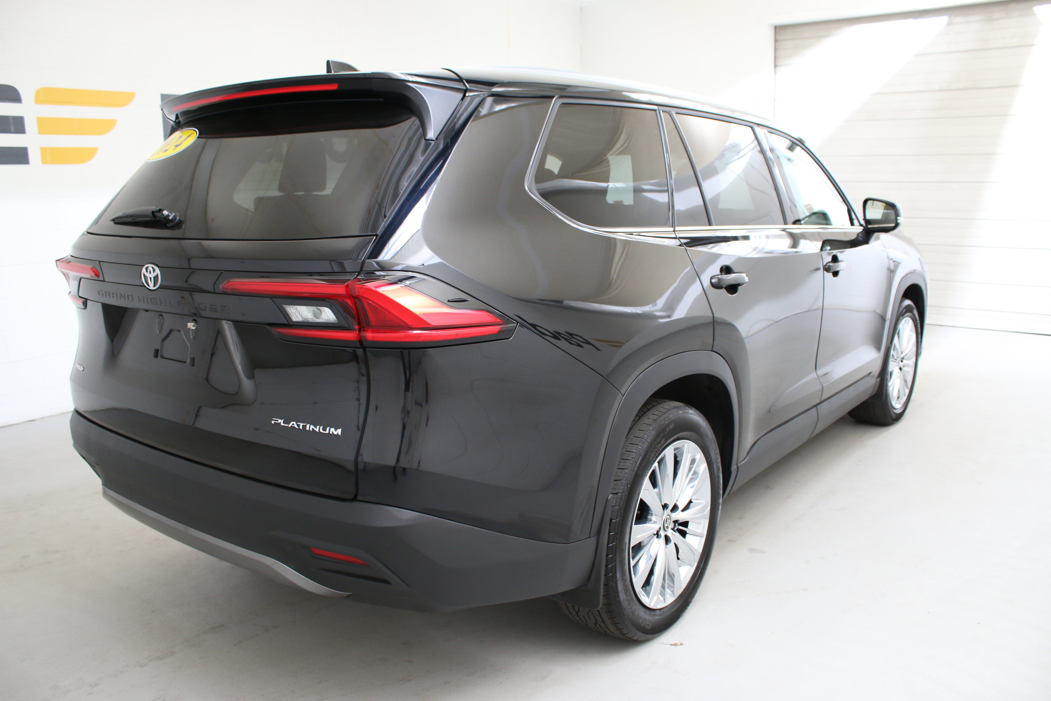 Used 2024 Toyota Grand Highlander Platinum image 9