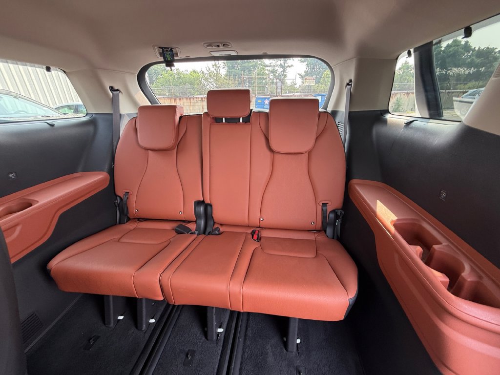 Used 2024 Kia Carnival SX FWD image 25