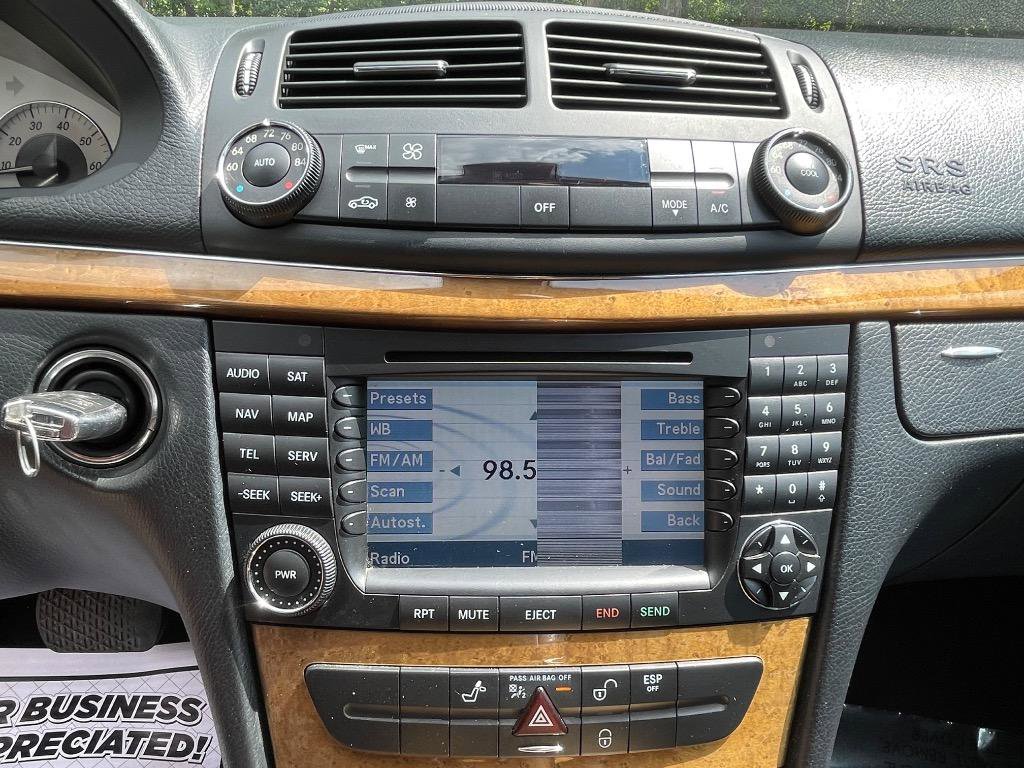 Used 2008 Mercedes-Benz E 350 Sedan image 26