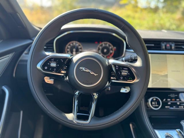 New 2026 Jaguar F-PACE R-Dynamic S AWD/4WD image 26