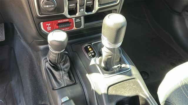 Used 2024 Jeep Wrangler Unlimited image 21