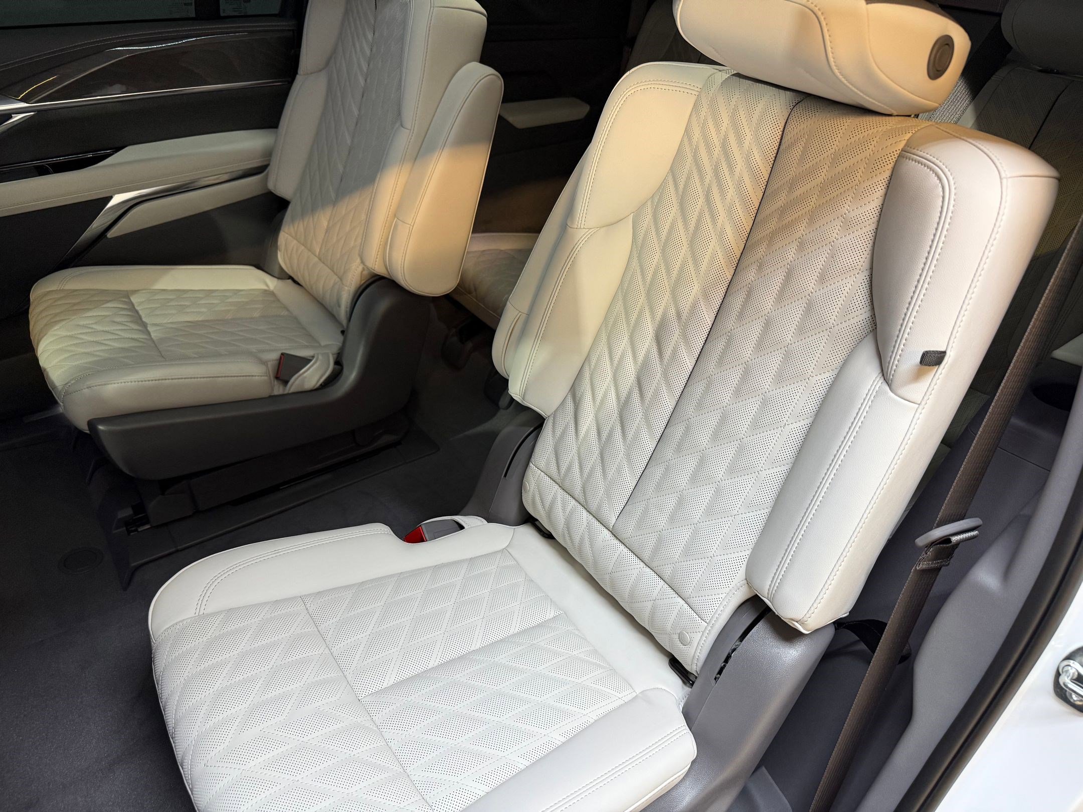 New 2025 Cadillac Escalade IQ Luxury 1 w/ Smart Trailering package image 45