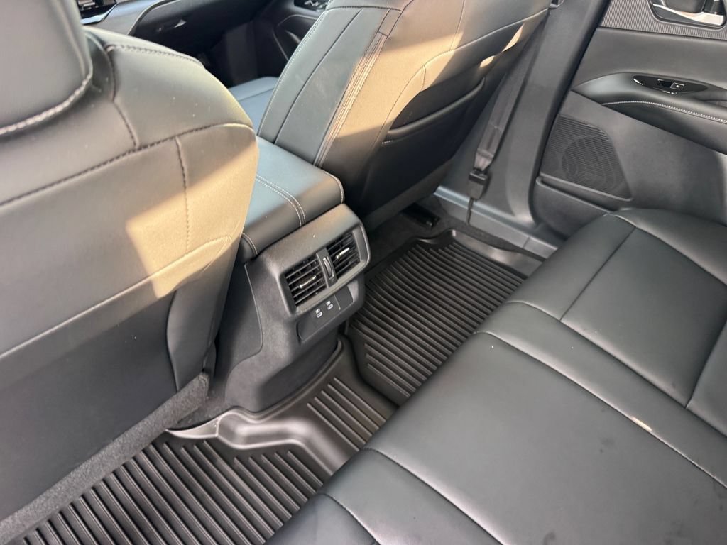 Used 2025 Nissan Murano SL AWD/4WD image 16