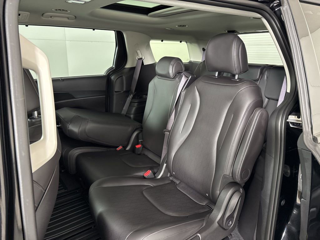 New 2026 Kia Carnival SX FWD image 23