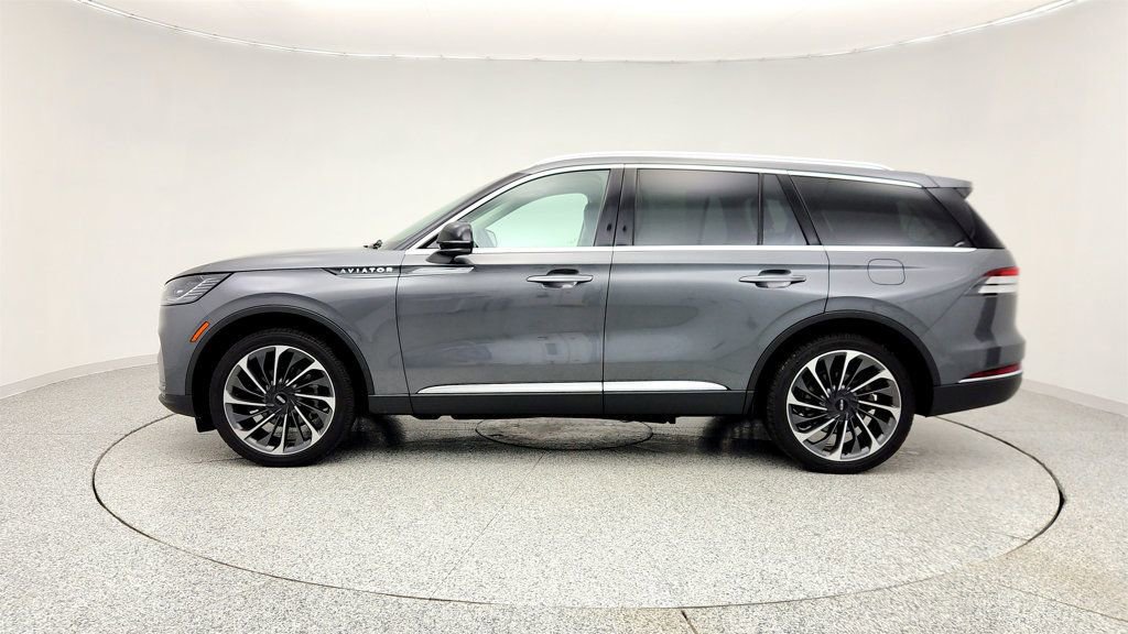 Used 2025 Lincoln Aviator Reserve w/ Equipment Group 201A image 8