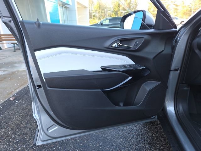 New 2026 Chevrolet Trax LT w/ Driver Confidence Package image 37