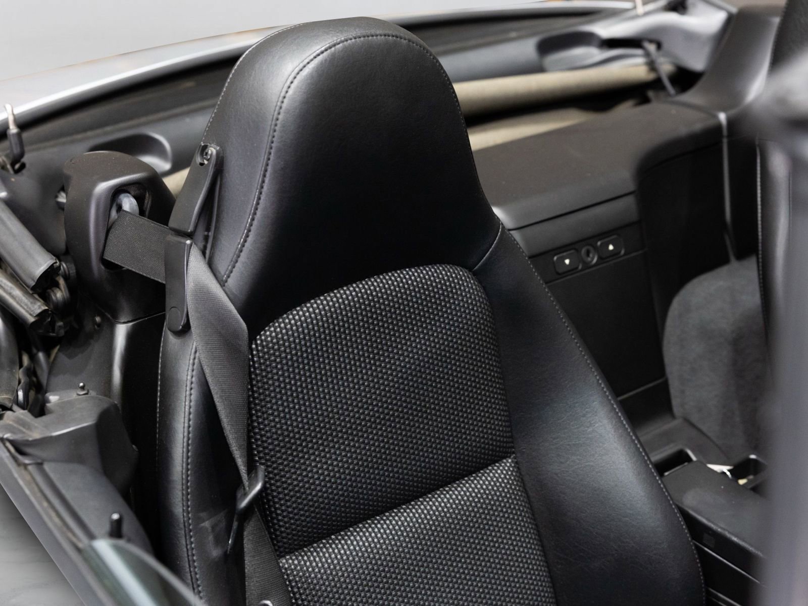 Used 1997 BMW Z3 1.9 RWD image 26