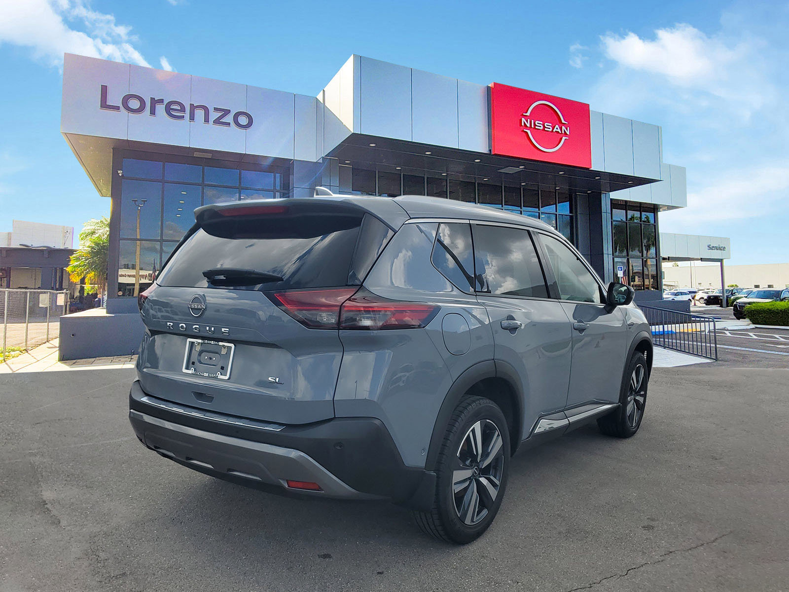 Used 2023 Nissan Rogue SL w/ SL Premium Package image 5