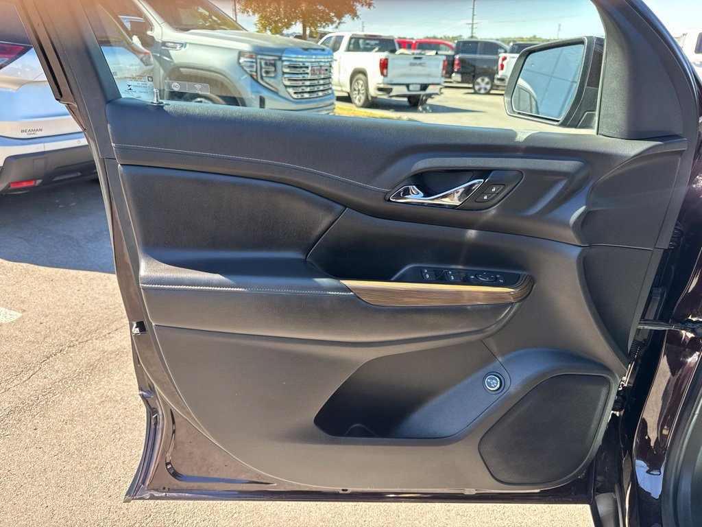 Used 2020 GMC Acadia SLE w/ Driver Convenience Package FWD image 10