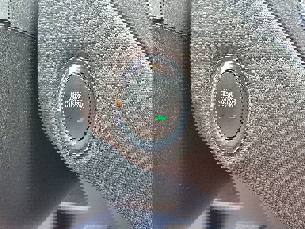 Used 2019 Chevrolet Cruze LT w/ Convenience Package image 28