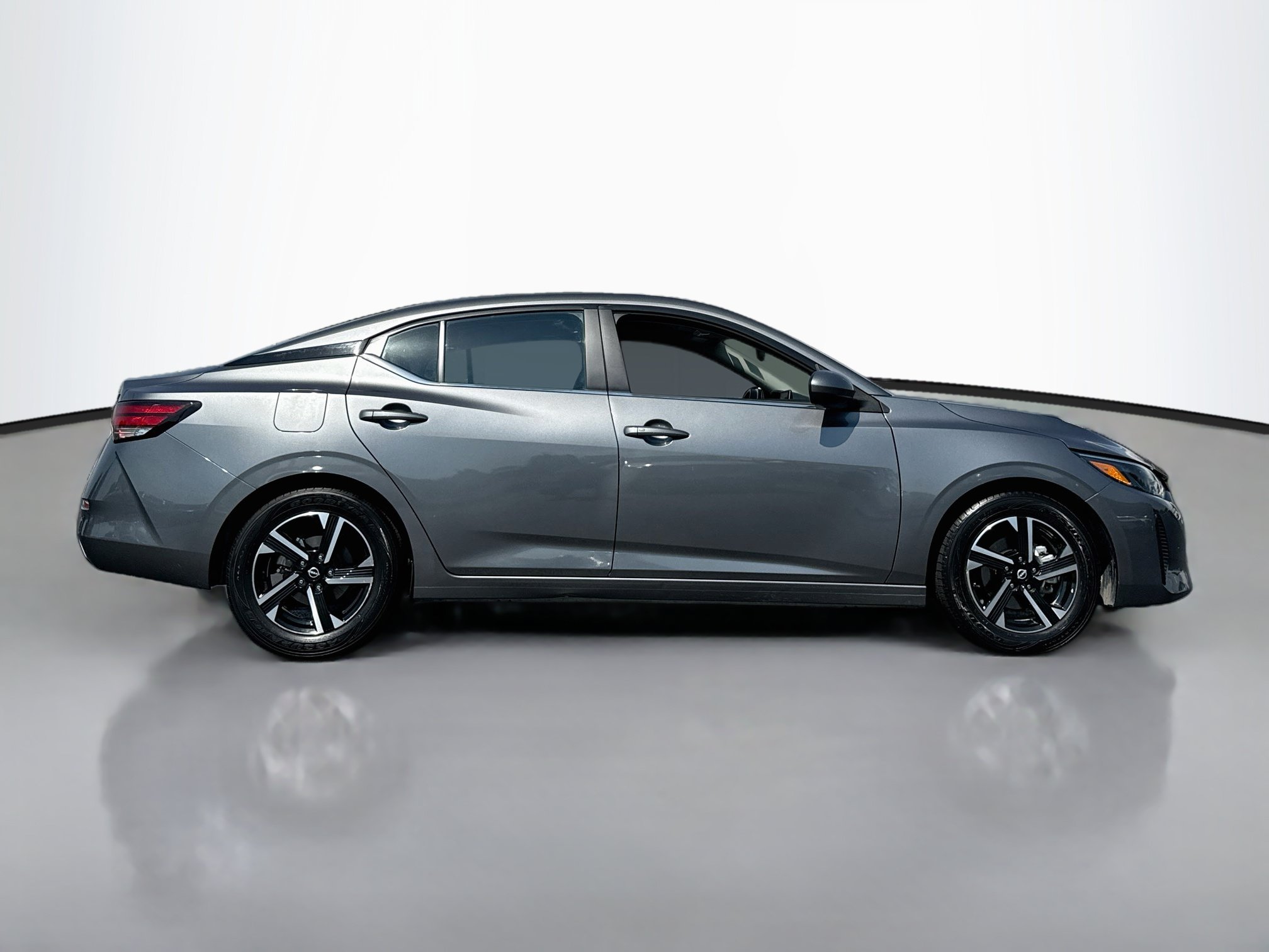 Used 2024 Nissan Sentra SV FWD image 8