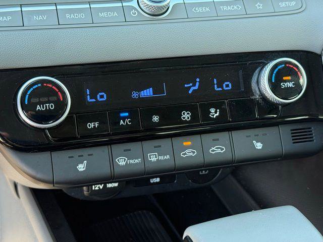Used 2024 Hyundai Elantra SEL w/ Convenience Package FWD image 11
