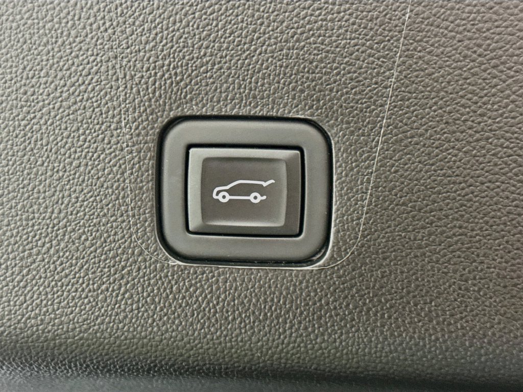 Used 2023 Chevrolet Traverse RS AWD/4WD image 31