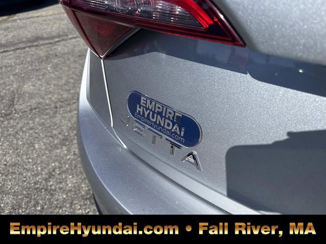 Used 2024 Volkswagen Jetta SE image 5