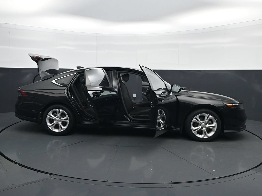 Used 2025 Honda Accord LX image 47