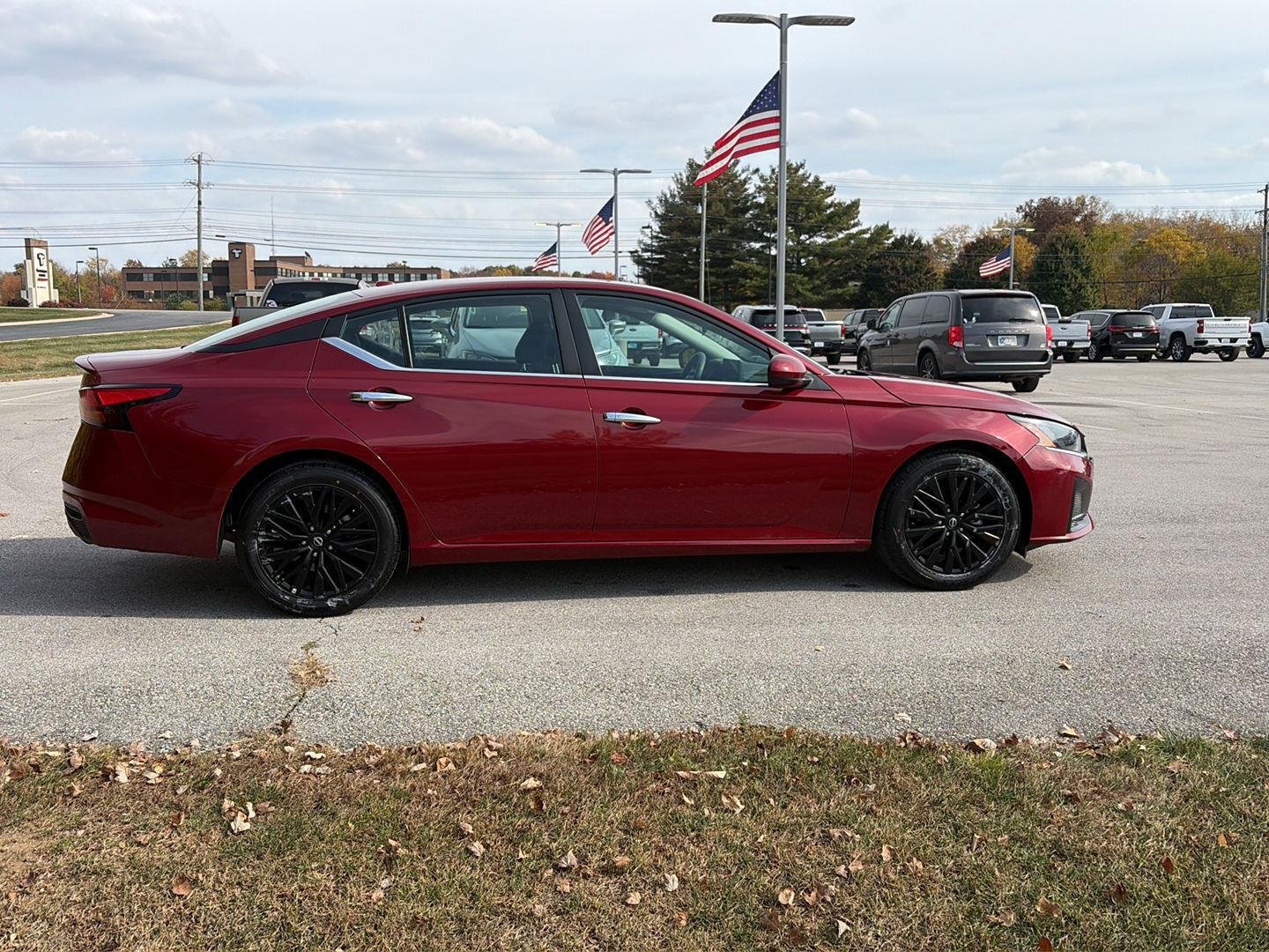 Used 2025 Nissan Altima 2.5 SV w/ SV Special Edition Package FWD image 6