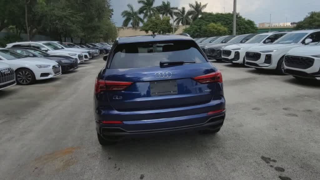 Certified 2024 Audi Q3 2.0T Premium w/ Convenience Package AWD/4WD image 7