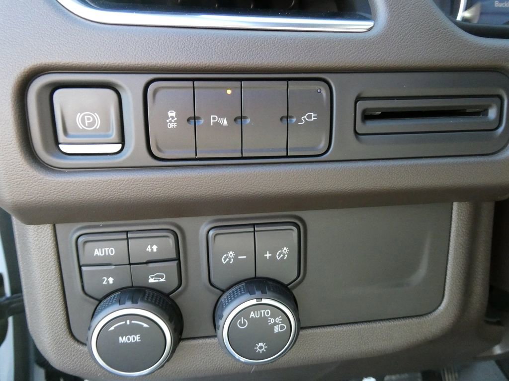 Certified 2021 Chevrolet Suburban LT w/ Rear Media and Nav Package AWD/4WD image 28