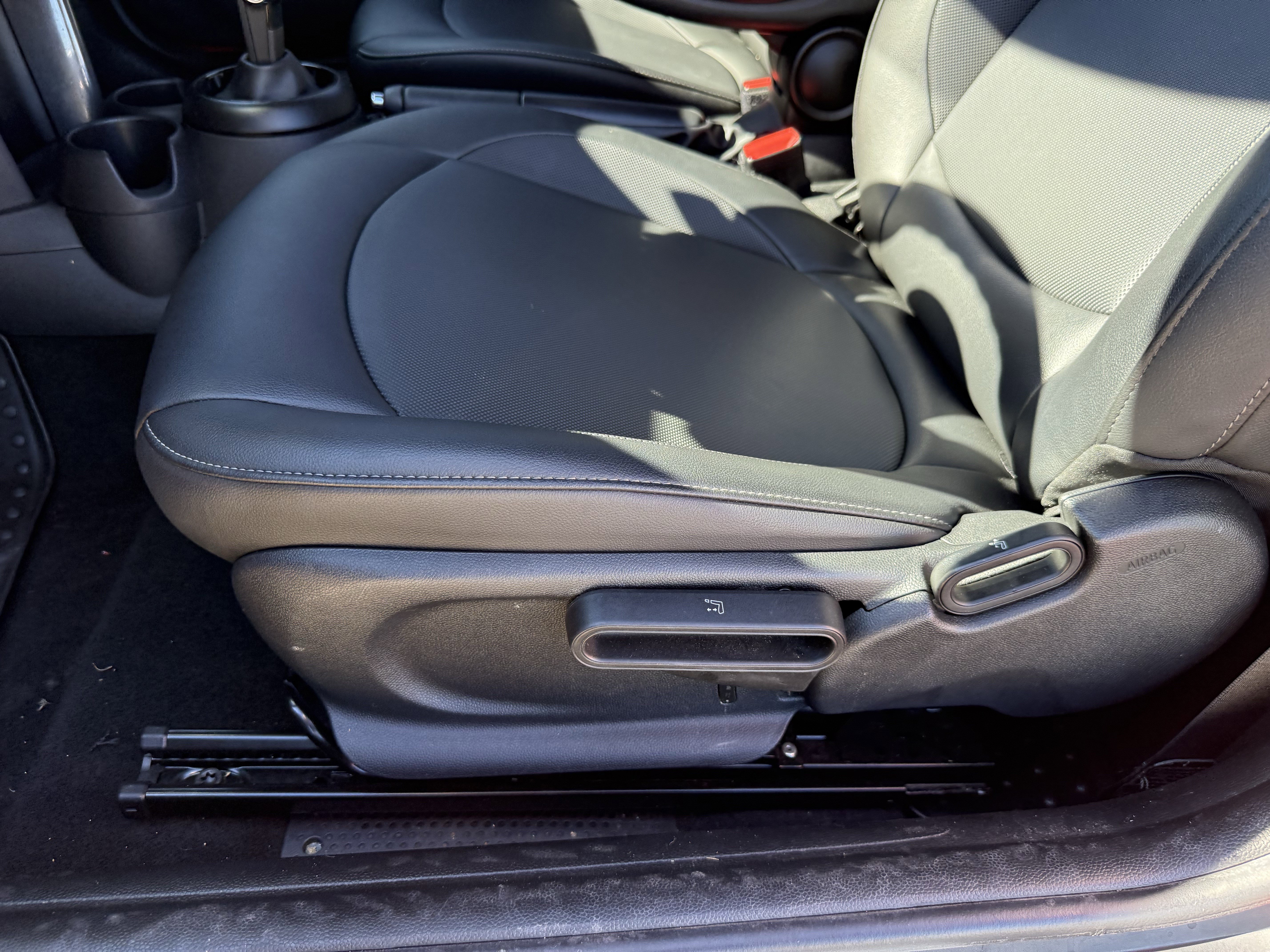 Used 2021 MINI Cooper Convertible w/ 6.5" Touchscreen Package image 29