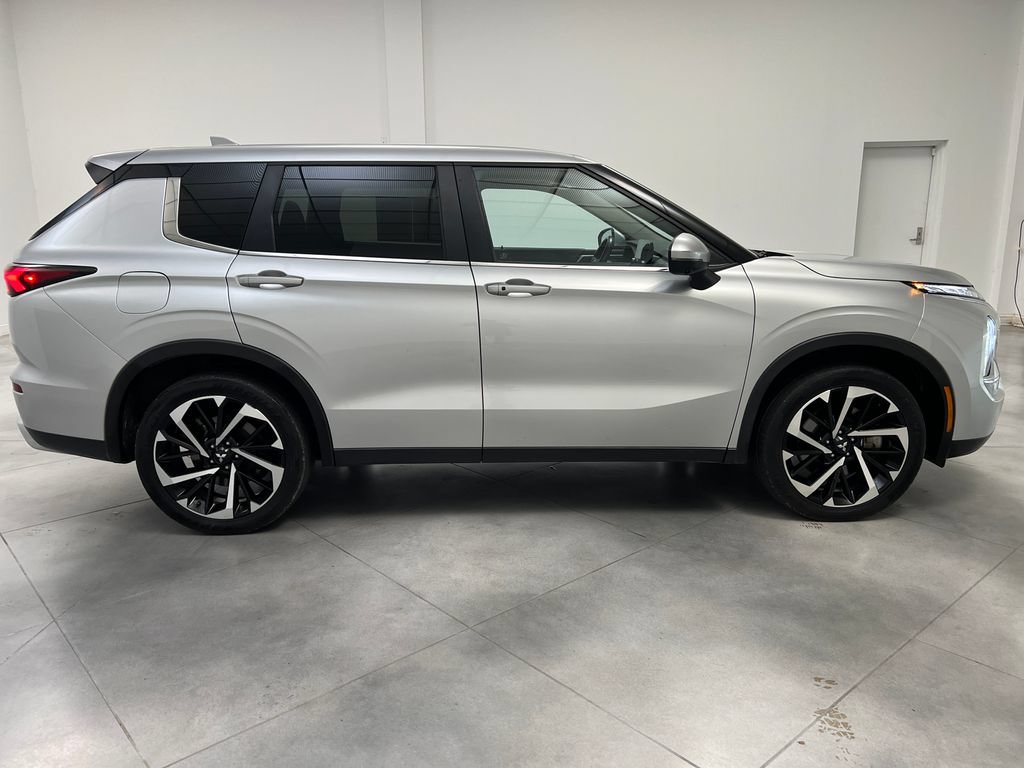Used 2024 Mitsubishi Outlander SE AWD/4WD image 10