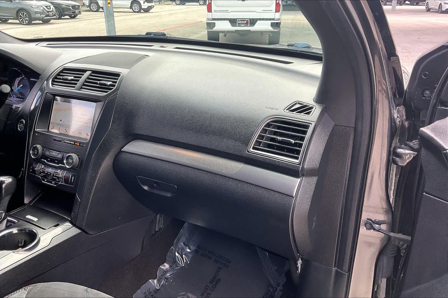 Used 2019 Ford Explorer XLT w/ Equipment Group 202A FWD image 19