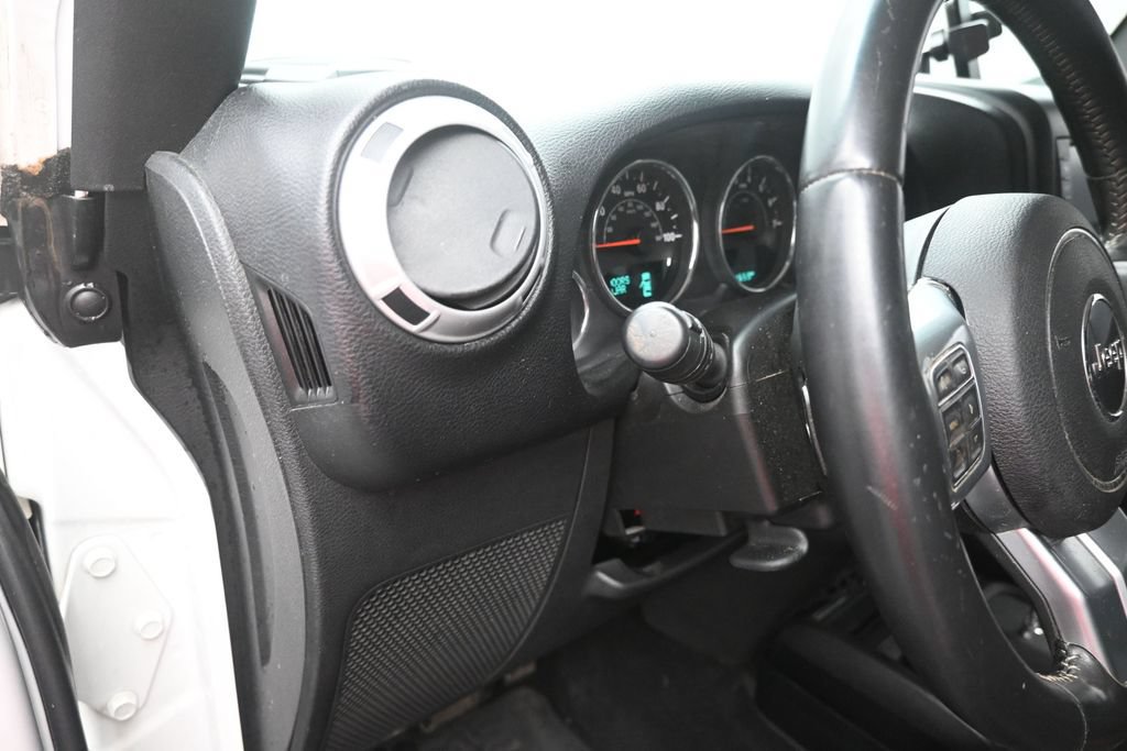 Used 2015 Jeep Wrangler Unlimited Sport AWD/4WD image 21