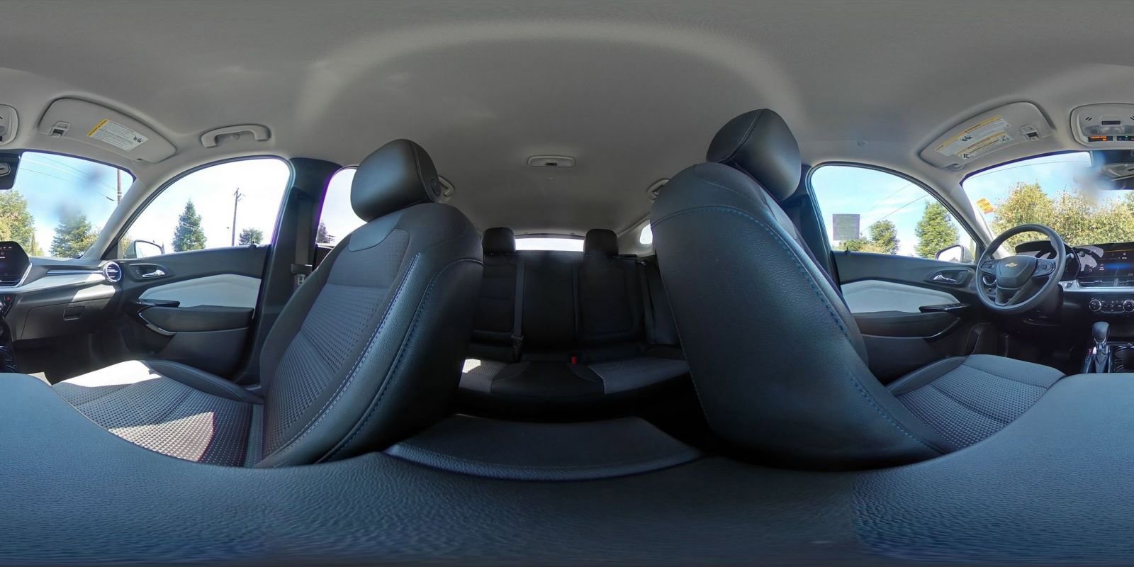 Used 2025 Chevrolet Trax LT FWD image 41