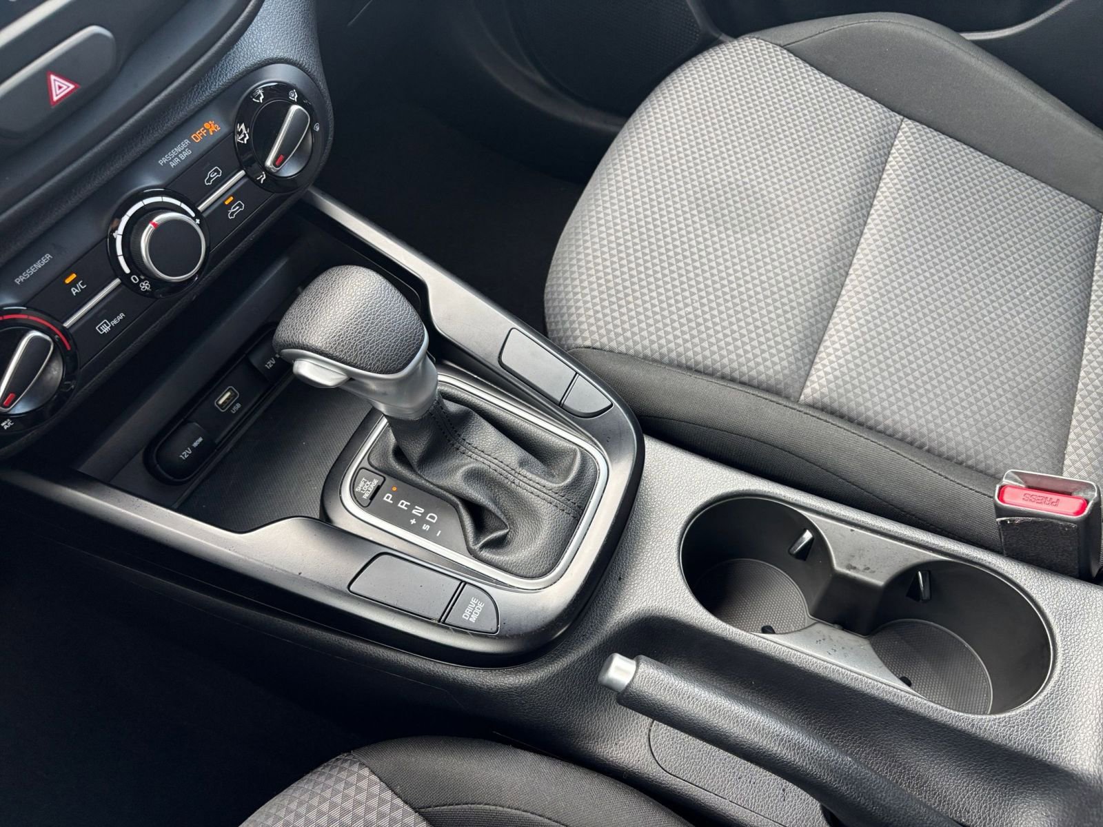 Used 2025 Kia Soul LX w/ LX Technology Package FWD image 39