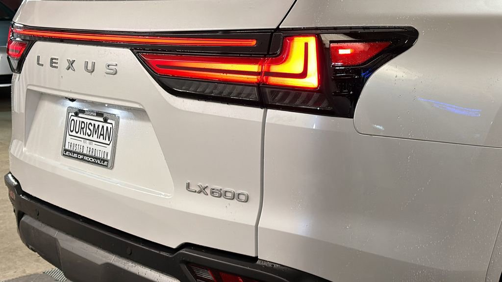 Used 2024 Lexus LX 600 4WD w/ Appearance Package image 9