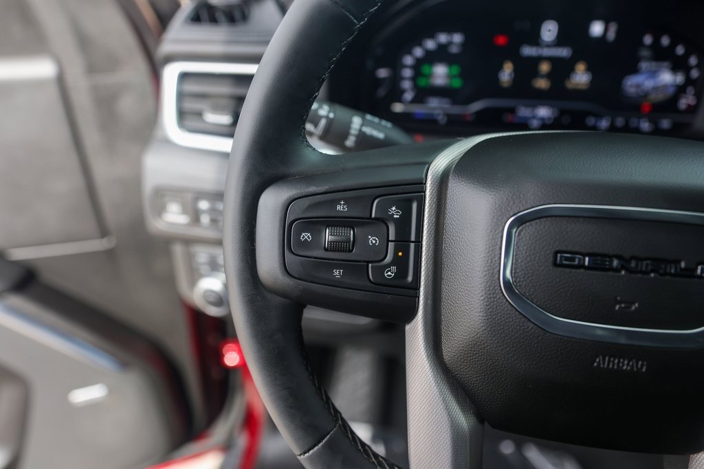 Used 2023 GMC Yukon Denali image 17