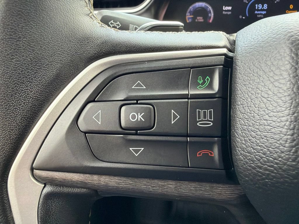 Used 2022 Jeep Grand Cherokee L Limited AWD/4WD image 14