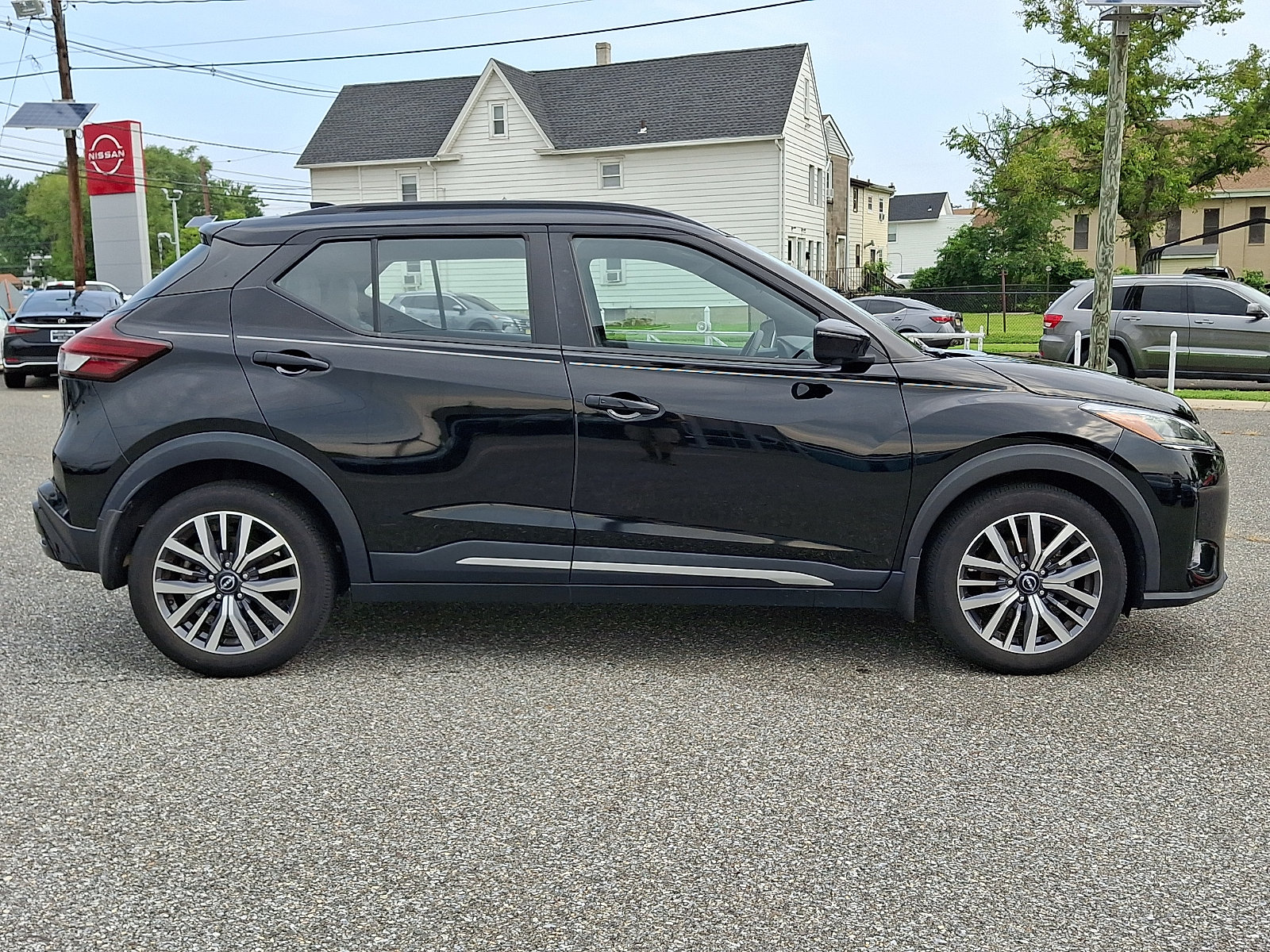 Certified 2023 Nissan Kicks SR w/ SR Premium Package FWD image 7