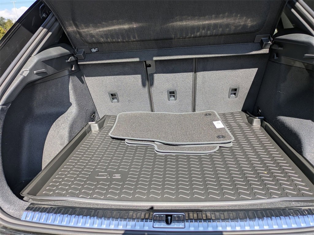 New 2025 Audi Q3 2.0T Premium image 34