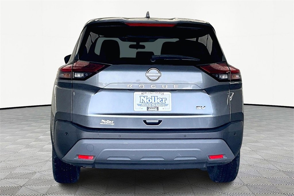 Used 2023 Nissan Rogue SV image 4