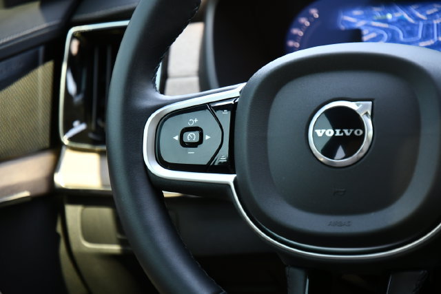 New 2026 Volvo XC90 B6 Plus w/ Protection Package Premier AWD/4WD image 24