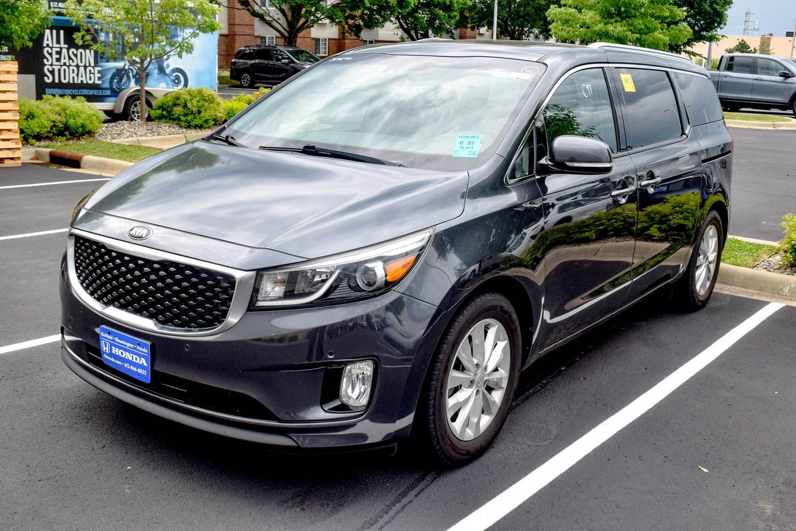 Used 2017 Kia Sedona EX FWD image 1