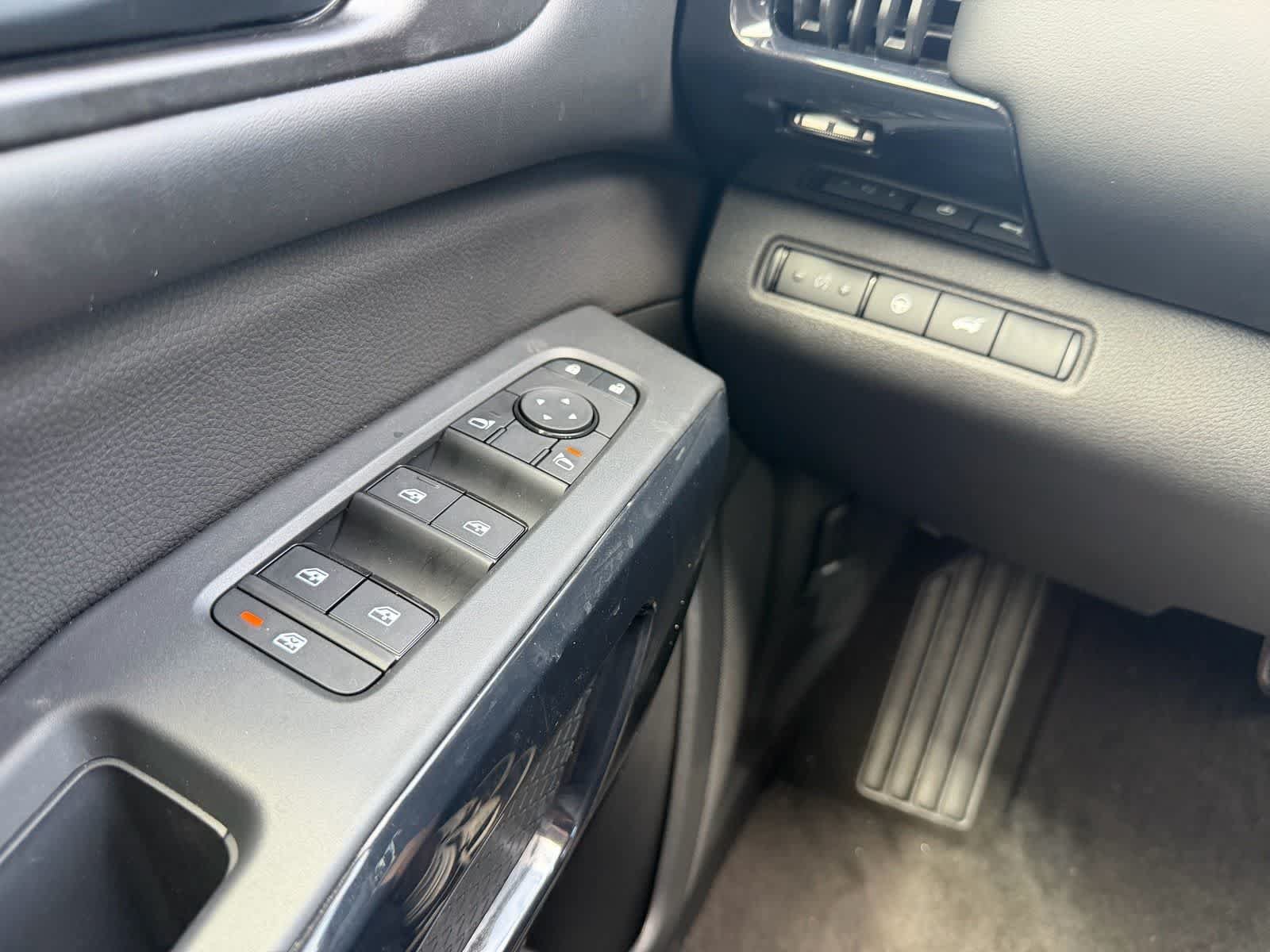New 2026 Nissan Pathfinder SV FWD image 21