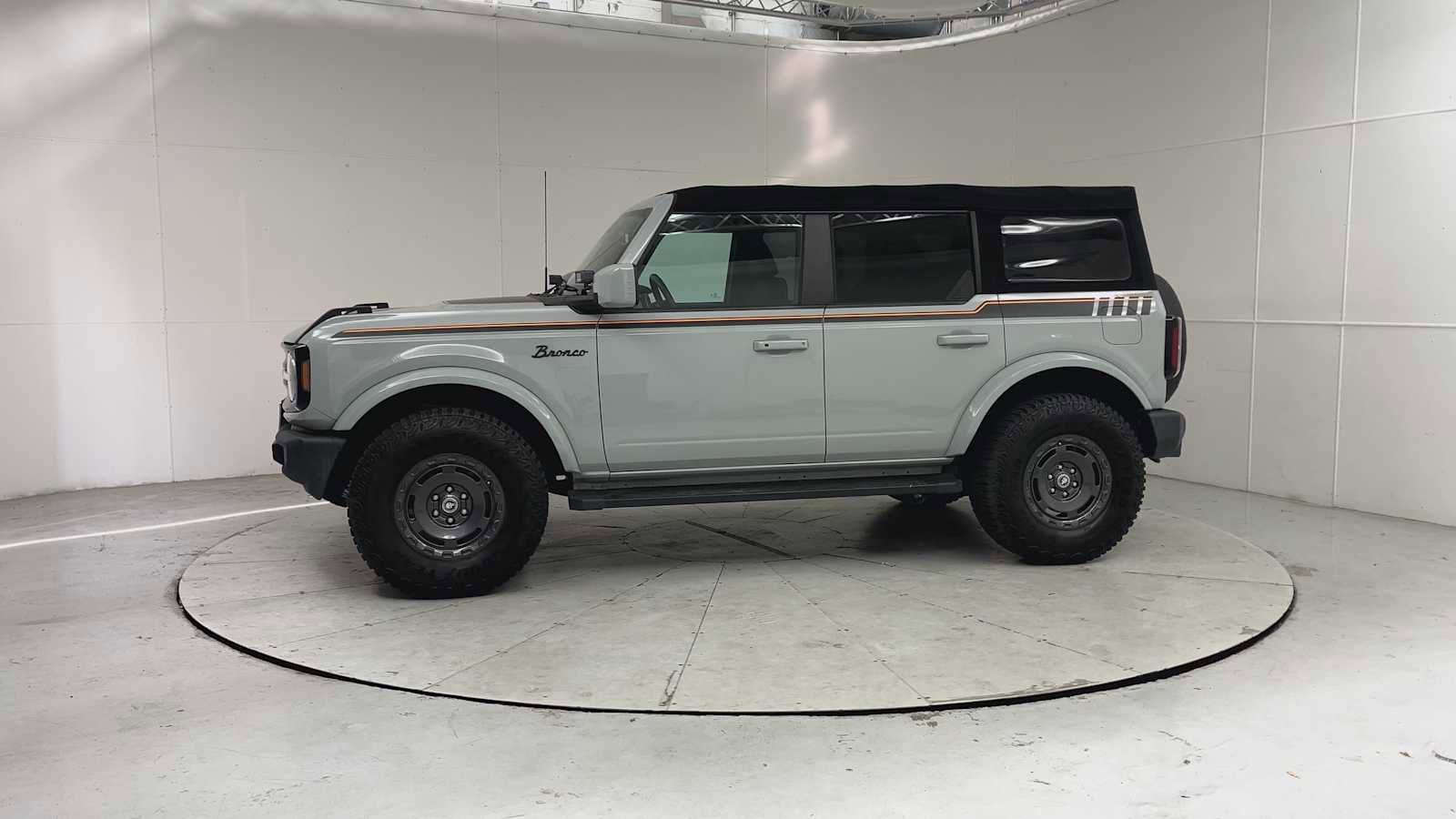 Used 2022 Ford Bronco Outer Banks AWD/4WD image 5