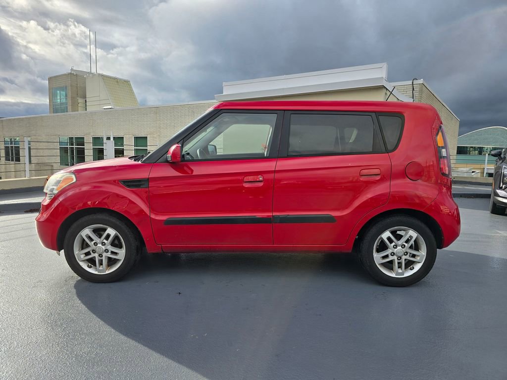 Used 2010 Kia Soul + w/ Audio Pkg image 3
