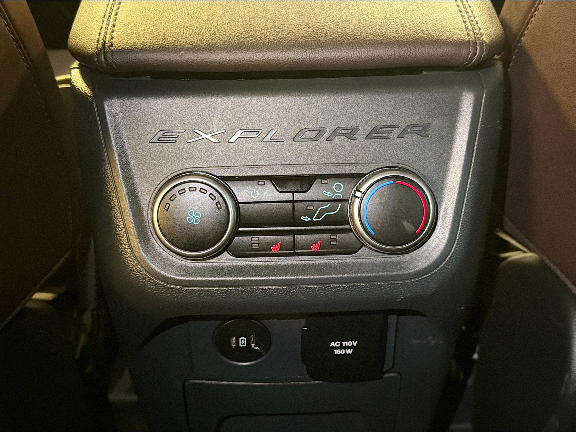 Used 2025 Ford Explorer Platinum w/ LUX Leather Package image 29