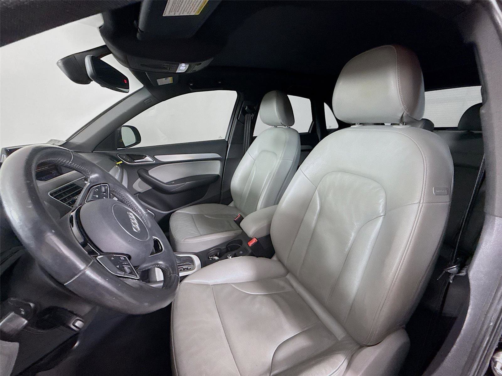 Used 2018 Audi Q3 2.0T Premium Plus w/ Premium Plus Package image 2