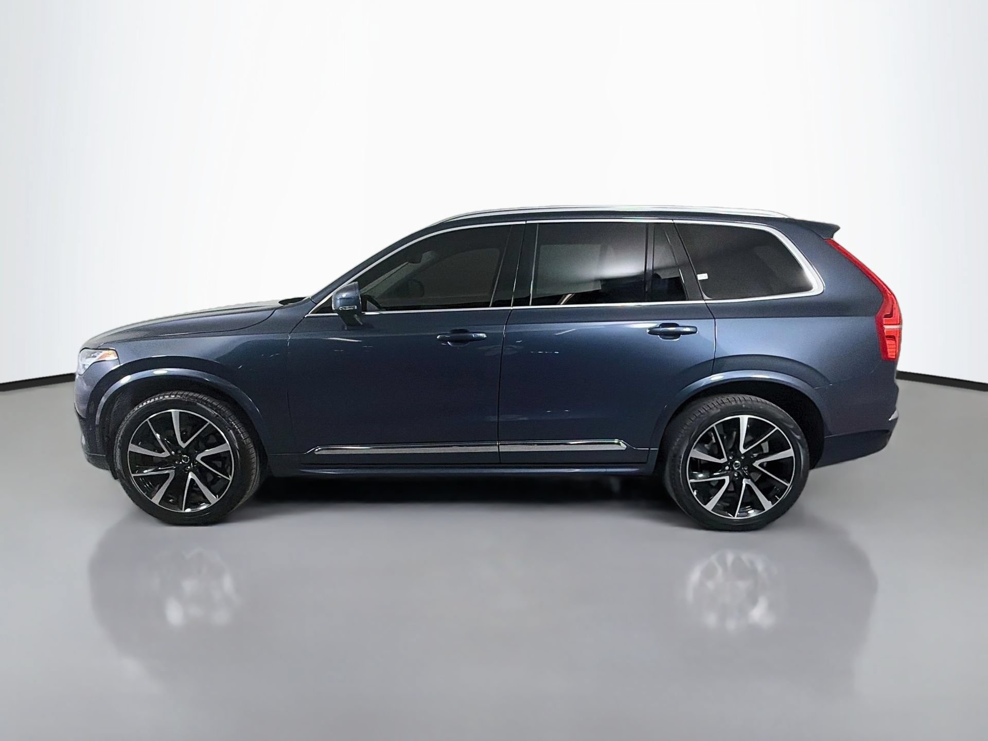 Used 2023 Volvo XC90 B5 Plus w/ Protection Package Premier AWD/4WD image 9