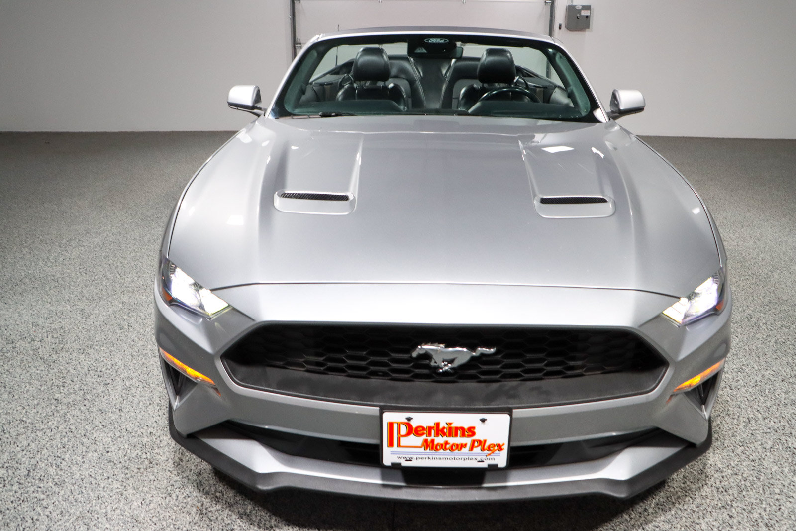 Used 2022 Ford Mustang Premium RWD image 4