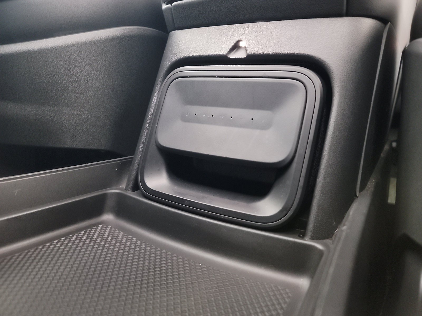 Used 2024 Rivian R1S Adventure AWD/4WD image 33