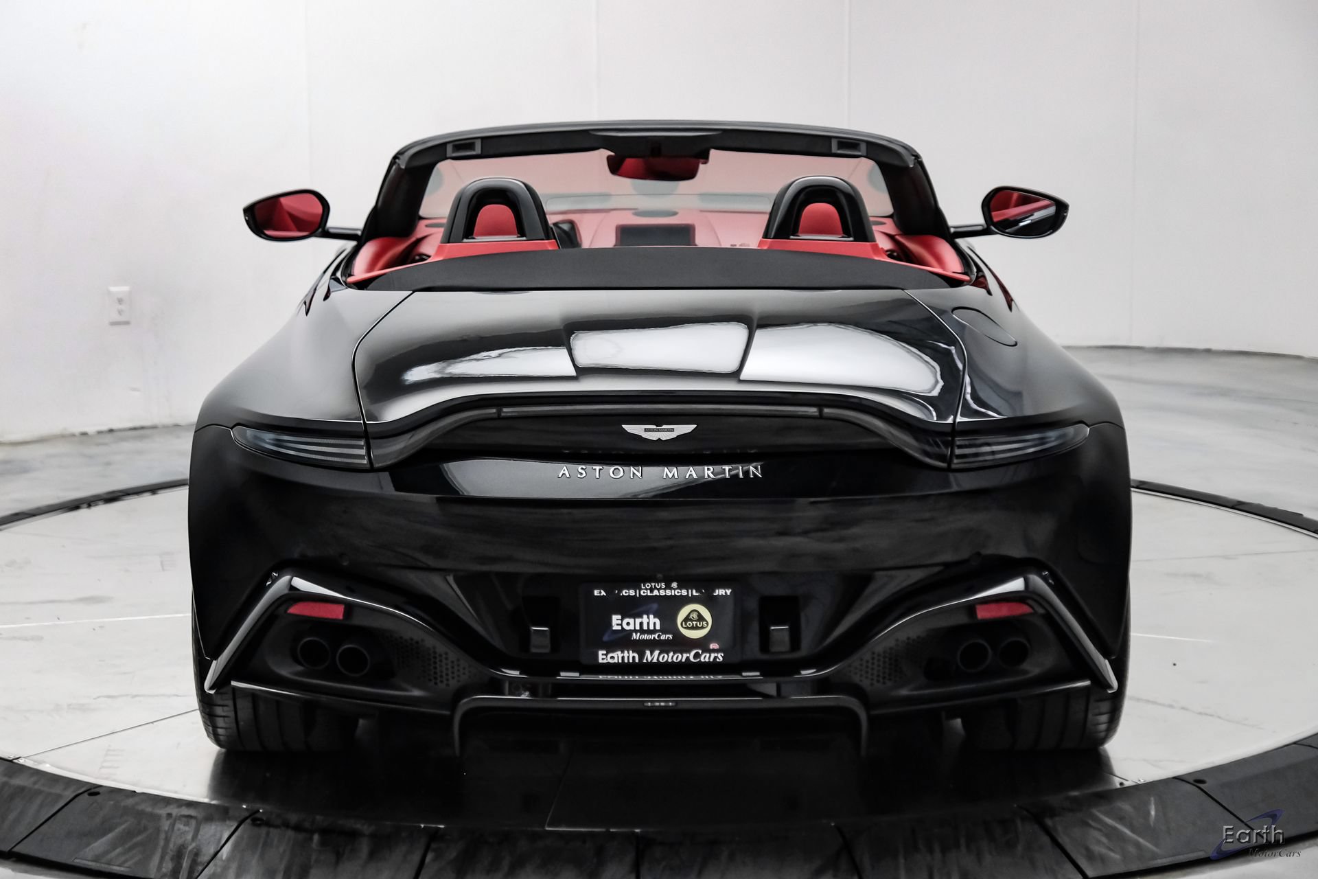 Used 2022 Aston Martin V8 Vantage Roadster RWD image 17